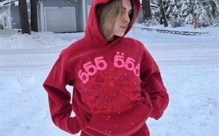 Chic, Comfy, and Cool: The Hoodie Trends Taking Over 2025