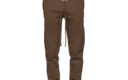 Essentials Sweatpants: Where Streetwear Comfort Meets Everyday Style