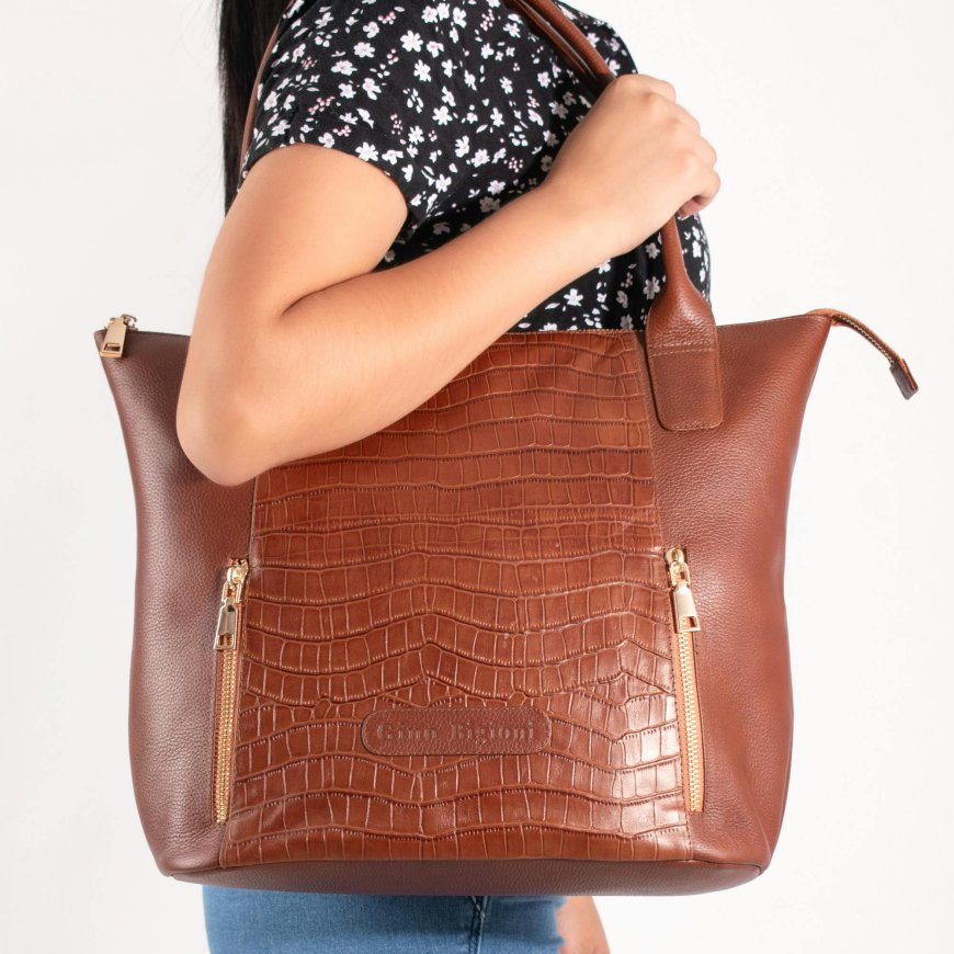Eco-Friendly & Elegant: Branded Tote Bags for the Modern Woman