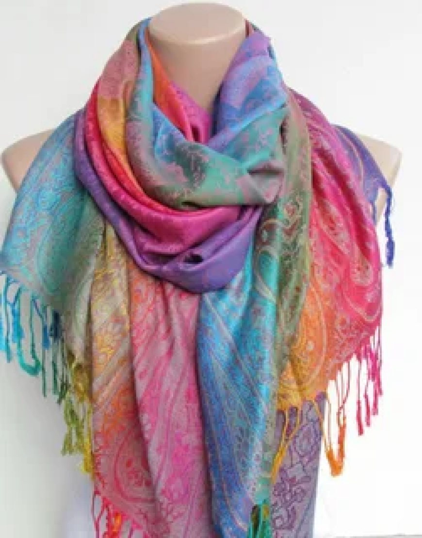 Embracing Timeless Elegance with the Pashmina Scarf