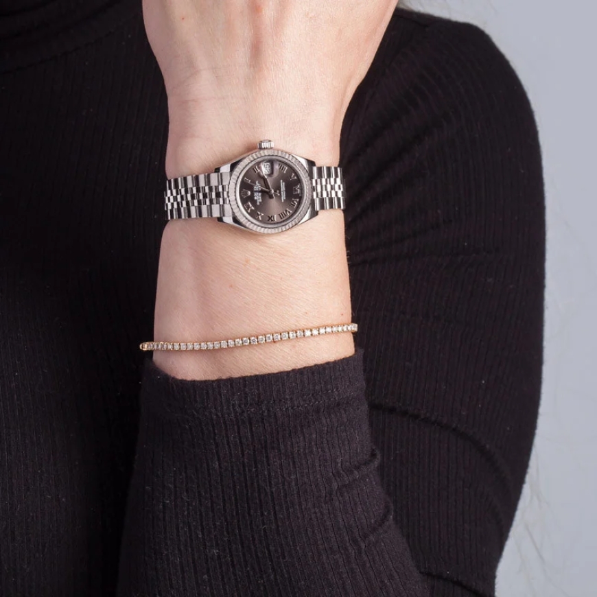 Online Designer Replicas UK vs. High-Street Brands: Which Offers Better Value?